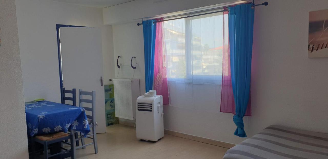 Studios A Golfe Juan Bagian luar foto